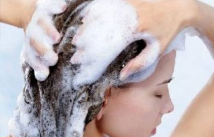 沈阳美甲学校提醒：错误的洗头方式需要改进